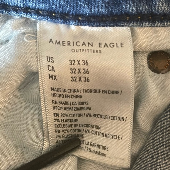 American Eagle AirFlex+ Men’s 32x36 Light Wash Distressed Ripped Jeans Denim - Picture 7 of 9